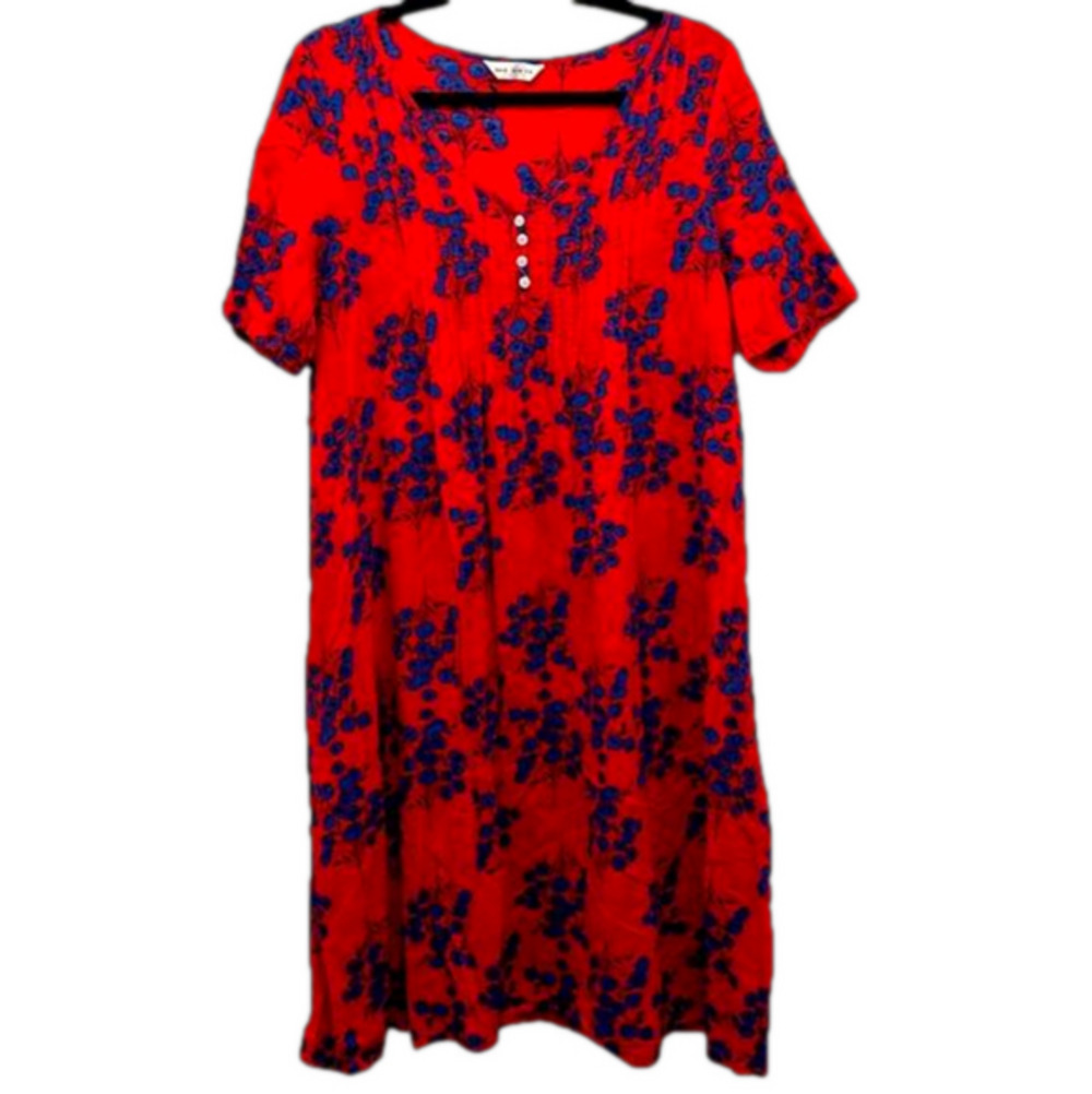 Size M red dress